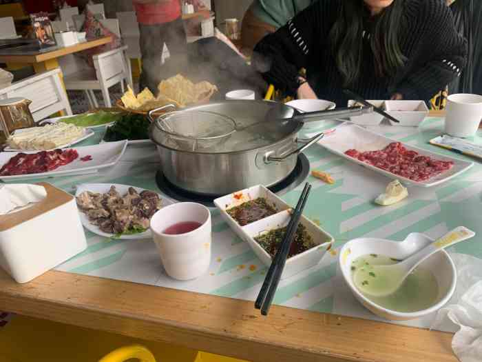 花田煮鲜牛肉火锅钟楼众汇店