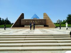 -上海市龙华烈士陵园