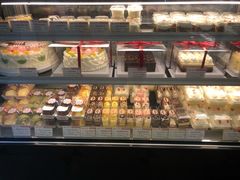 -红宝石·鲜奶小方·海派西点房(曲阳店)