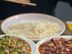 -歹歹的加个面过油肉拌面