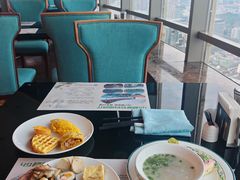 -怡豪大饭店·49楼旋转自助餐厅