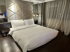 -桔子酒店(上海西藏北路地铁站店)