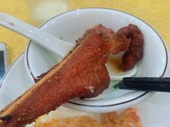-梁山人家