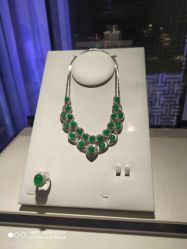 -北京七彩云南翡翠珠宝旗舰店(月坛店)