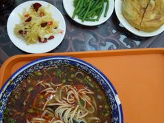 -牛一嘴·兰州牛肉面·大盘鸡(财富中心店)