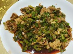 凉拌肥肠-茅屋大酒店
