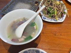 -老天桥酱肉烧饼夹肘子(天桥店)
