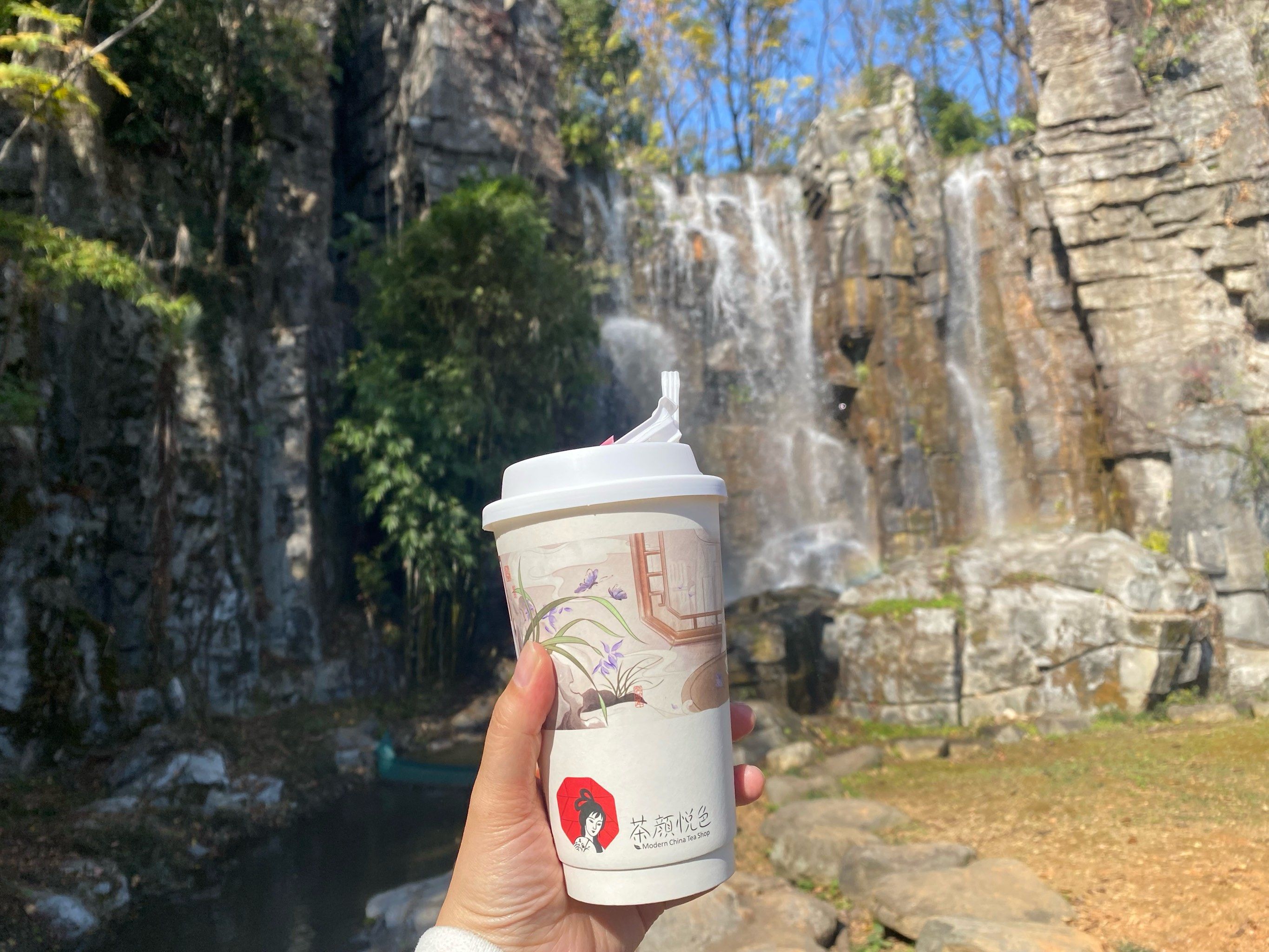 茶颜悦色桂花弄值得尝一下