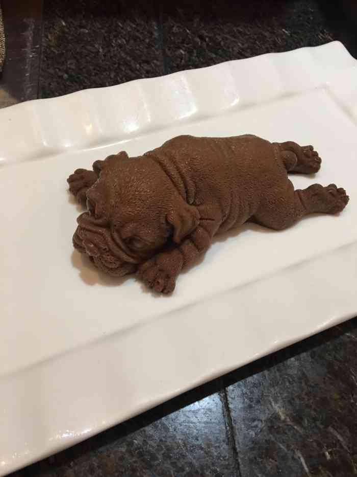 打分 甜品区还有网红小狗狗,没舍得吃,被别人砍掉了它的狗头