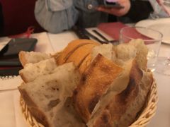 餐前面包-奥斯特牛排馆(圣母百花大教堂)