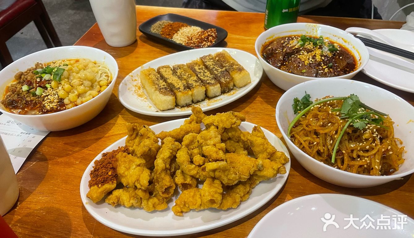 这家店在愚园路上真是太有名了！