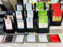 -UNI UNI(环亚凯瑟琳店)