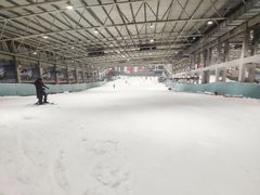 -乔波室内滑雪场