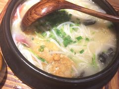 蒙自过桥米线-麦麦山云南菜(复地活力城店)