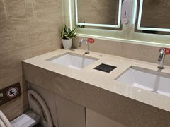 -燕莎奥特莱斯购物中心