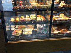 面包甜点陈列柜-星巴克臻选(深圳皇庭广场分店)