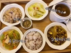 -雪梅月子中心(华侨城店)