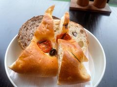 餐前面包-当米亚诺意大利餐厅(武汉光谷凯悦酒店)