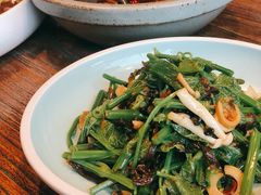 丝瓜尖拌菌菇-中8楼风尚云南菜(颐堤港店)