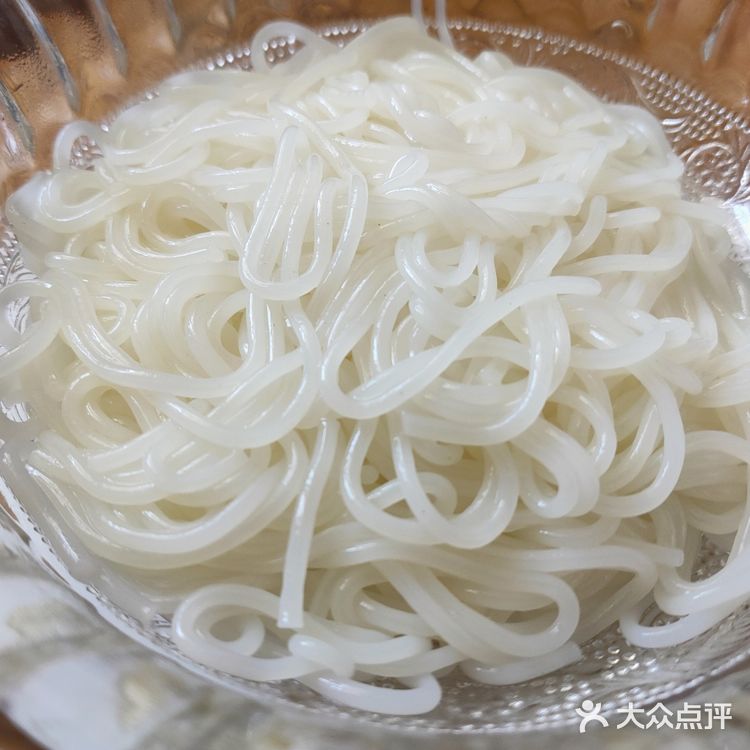 内含7包，干米粉包，螺蛳粉汤包，酸笋包，腐竹花生包