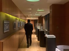 进门引位-非常时髦餐厅VUE Restaurant(外滩茂悦大酒店)