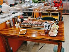 -哈尔滨小酒馆·鲜肉现穿自助烧烤(康新花园店)