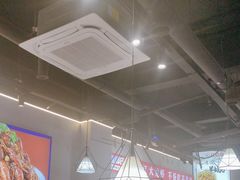 -鑫郭氏·南昌20年大排档(红谷滩旗舰店)