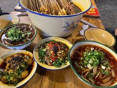 -拈签一笑黄牛肉辣卤串串
