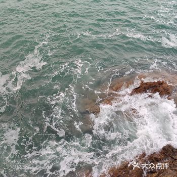 可以从盐田港西打车到大梅沙海滨栈道~ 下车后就可以