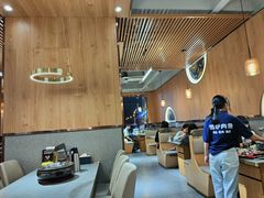 大堂-围炉肉舍•炭烤活鳗•丹东海鲜烤肉(步行街店)