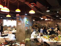 大堂-鲜入围煮花胶鸡海鲜火锅