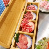 烤肉也能拆盲盒❗️快来穿韩服吃烤肉啦！