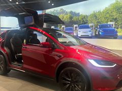 -TESLA 特斯拉(上海太古汇体验店)