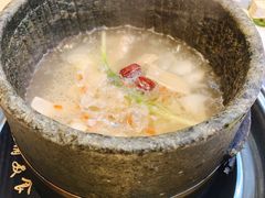 墨脱石锅椰子鸡-墨脱石锅椰子鸡•糟粕醋•东山羊(大东海店)