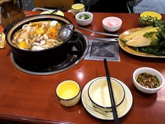 -菌之家·专业纯野生菌火锅·特色炒菌