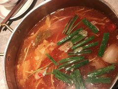 -野山舂·贵州现舂酸汤牛肉(民生路店)