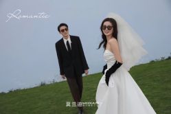 -莫兰迪婚纱摄影