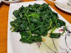 炒番薯叶-壹只卤鹅 · 潮汕菜(京基百纳店)