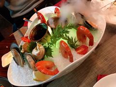 三文鱼配大虾-YUE·6·西式融合餐厅(外滩六号店)