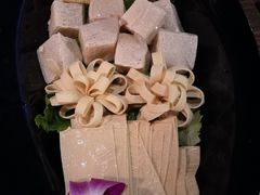 -三人行骨头王火锅(长寿店)