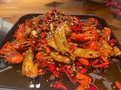 辣子翅尖龙虾-巴厘龙虾·榜首油焖大虾(音乐学院·沿江酒馆店)