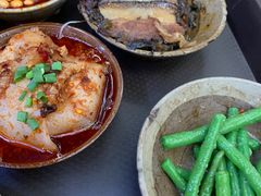 -董哥山城碗碗香(美专校街店)