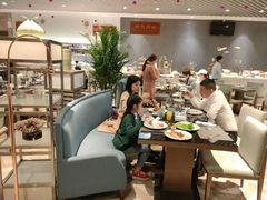大堂-筠咖啡西餐厅(上海国展宝龙丽筠酒店)