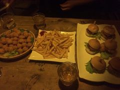 -Helens海伦司小酒馆(津湾广场店)