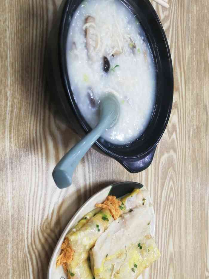 小二家炒饭(龙之天地店)-"位于龙之天地小区里面,店里环境让人无语,.