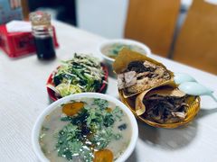 烧饼夹肉-洪峰浩老北京烧饼夹肉(角门路店)