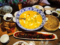 -东口码头·烧鸽子·鱼头泡饼·地方菜(金鹰悦城店)