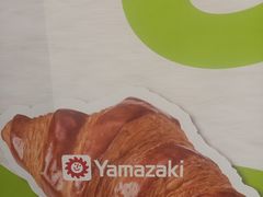 -瑞虹新天地月亮湾