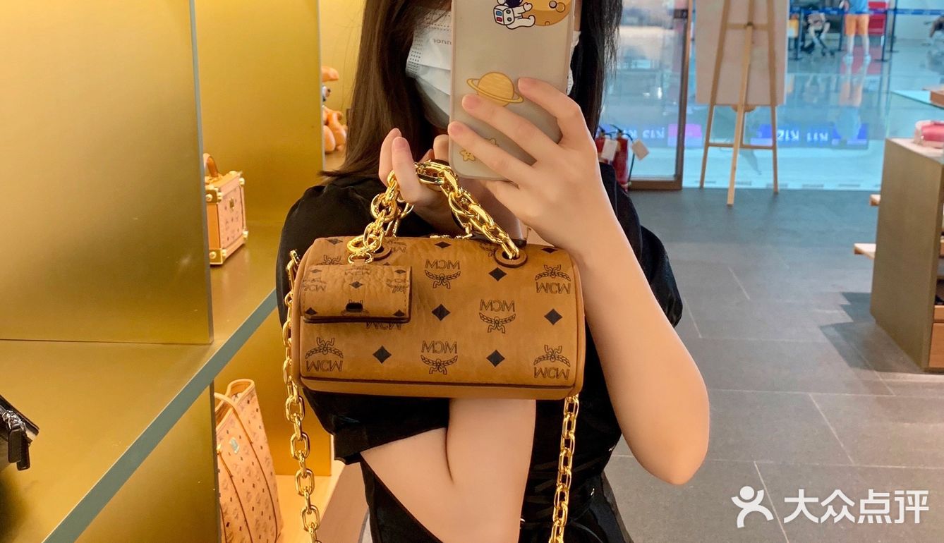 机场探店| 武汉机场专柜中秋4倍积分兑换