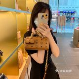 机场探店| 武汉机场专柜中秋4倍积分兑换